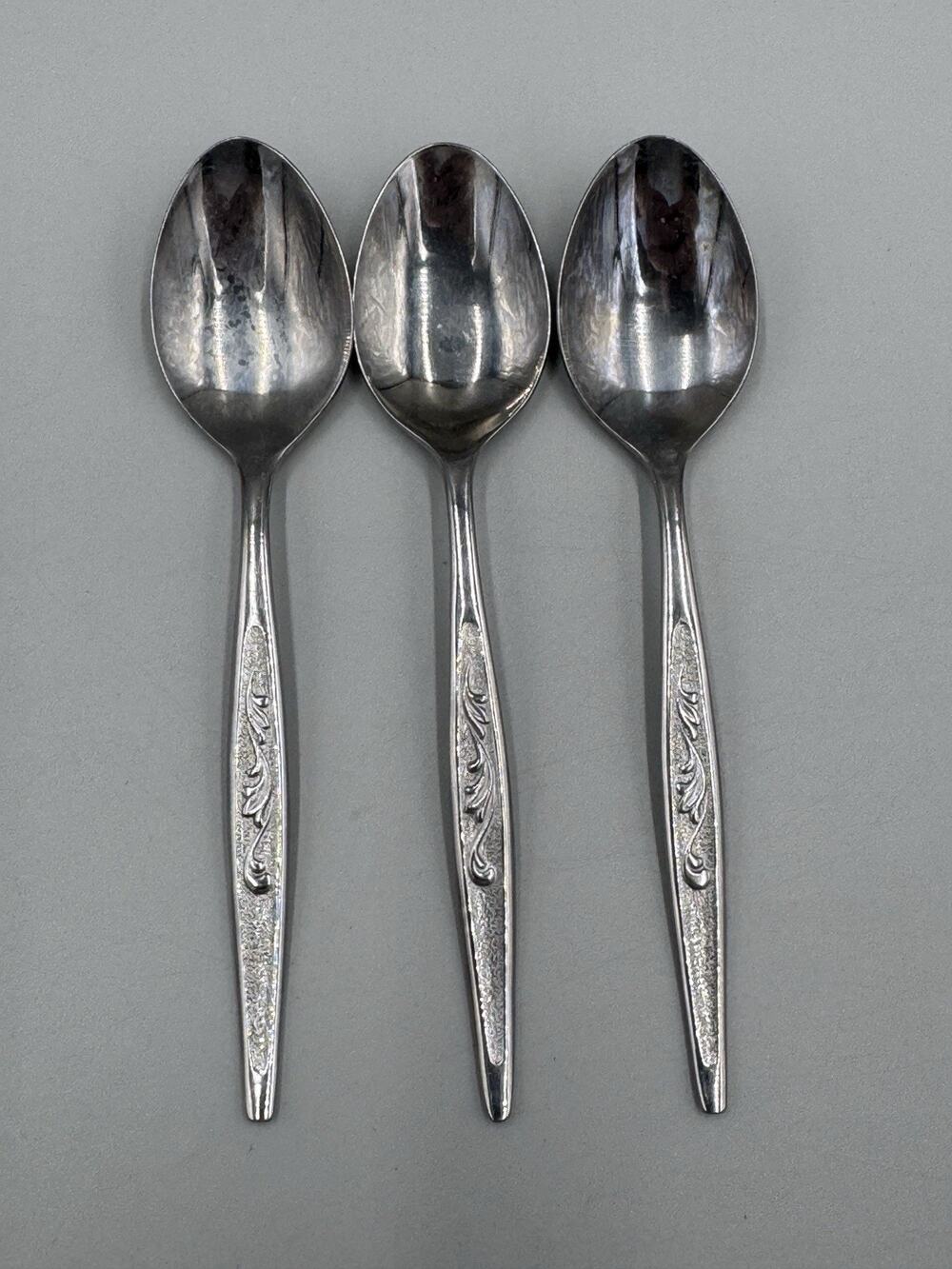 Carlton Large Soup Spoons Lot Of 3 Woodcrest Carved Leaf Stainless Japan